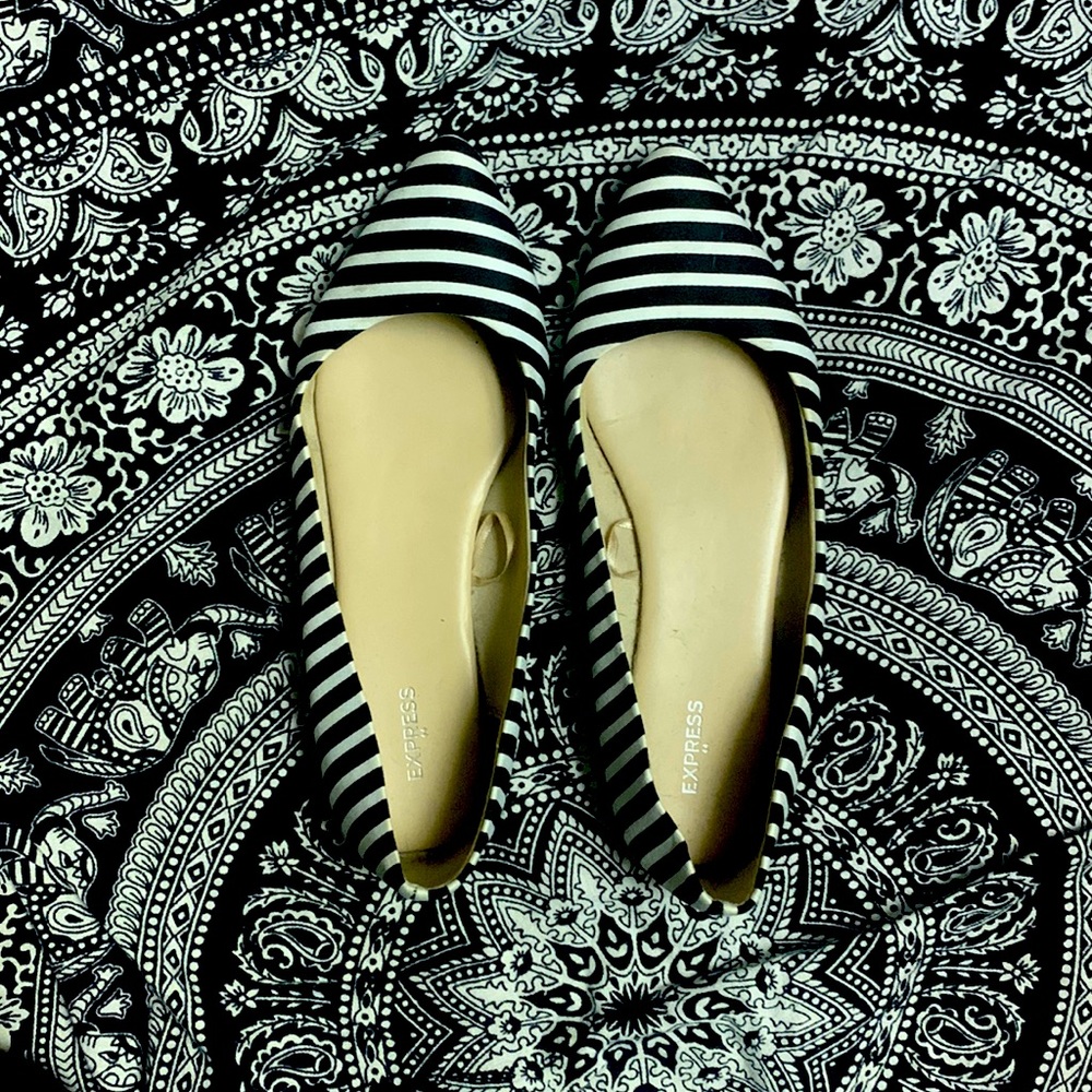 Express pointy toed flats